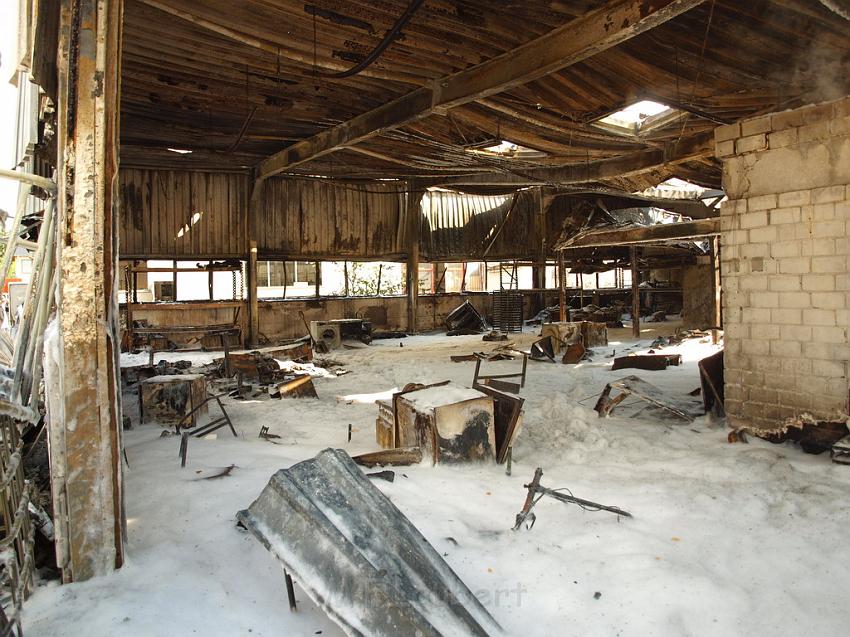 Feuer Halle Siegburg Gewerbegebiet Zange P068.JPG